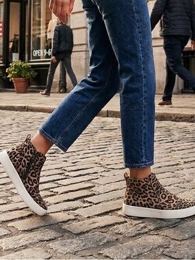 Naturalizer Leopard Print High Top Sneaker Women's Miranda Ankle/Bootie Size 6